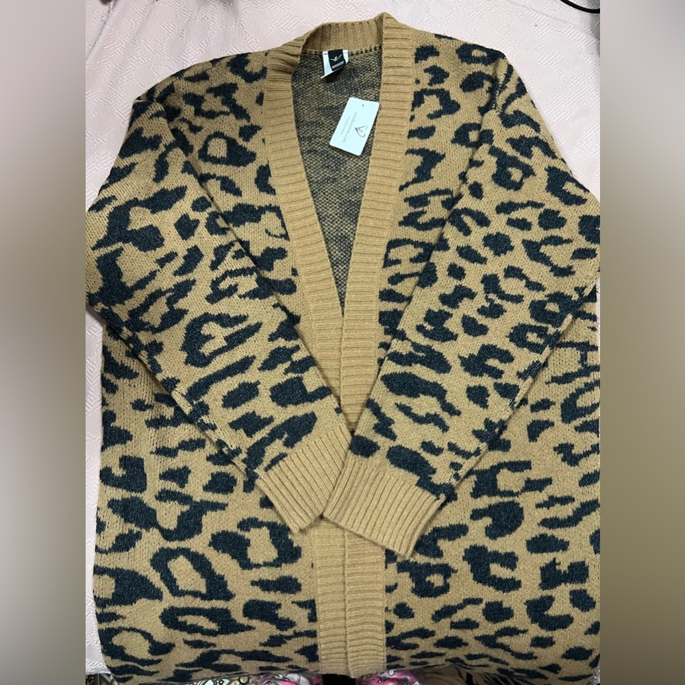 NWT Long Sleeve Cheetah Print Cardigan